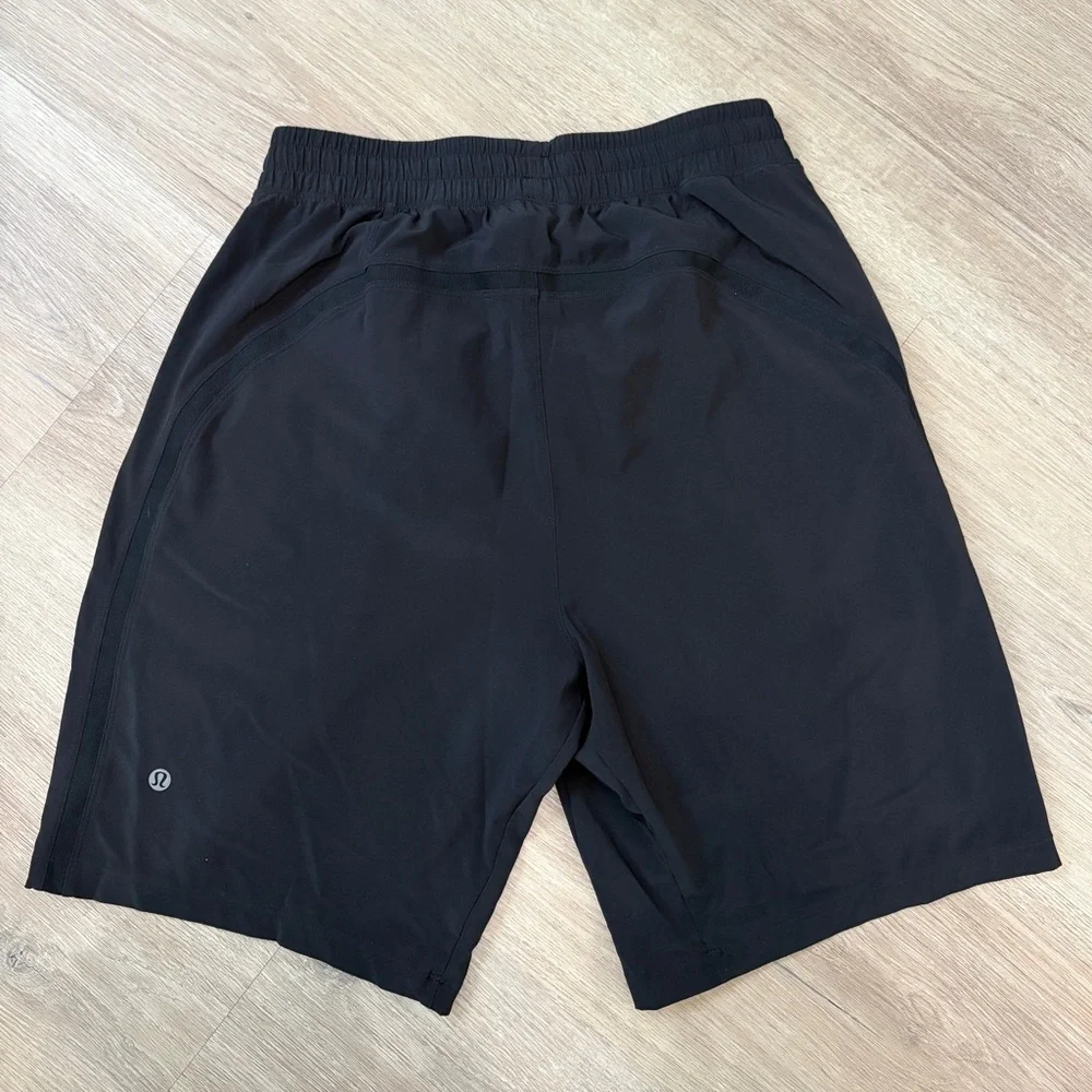 lululemon athletica Men's Black Athletic Shorts - Picture 2 of 4